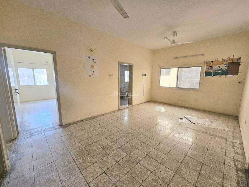 2 Bedrooms Apartment For Rent in Ras Rumman, Capital Governorate
