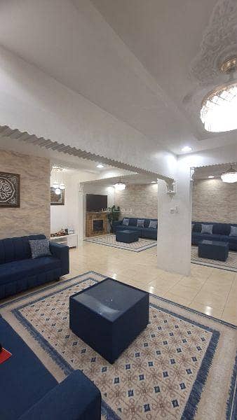 5 Bedroom Villa for Sale in Isa Town, Southern Governorate - 5 Bedrooms Villa For Sale in Isa Town, Southern Governorate