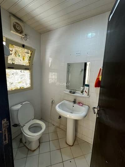 5 Bedroom Villa for Sale in Muharraq, Muharraq Governorate - 5 Bedrooms Villa For Sale in Muharraq