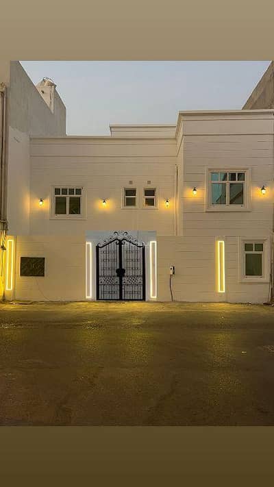 5 Bedroom Villa for Sale in Isa Town, Southern Governorate - 5 Bedrooms Villa For Sale in Isa Town, Southern Governorate