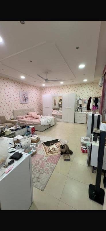 6 Bedroom Villa for Sale in Busaytin, Muharraq Governorate - 6 Bedrooms Villa For Sale Busaytin, Muharraq Governorate