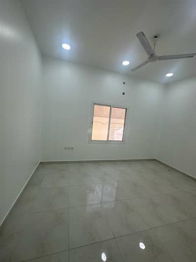 2 Bedroom Apartment for Rent in Isa Town, Southern Governorate - 2 Bedrooms Apartment For Rent in Isa Town, Southern Governorate