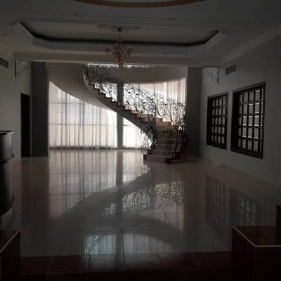 9 Bedroom Villa for Rent in Seef, Capital Governorate - 9 Bedrooms Villa For Rent Seef, Capital Governorate