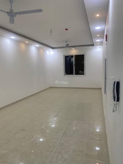 5 Bedroom Flat for Rent in Madinat Hamad, Northern Governorate - 5 Bedrooms Apartment For Rent Madinat Hamad, Northern Governorate