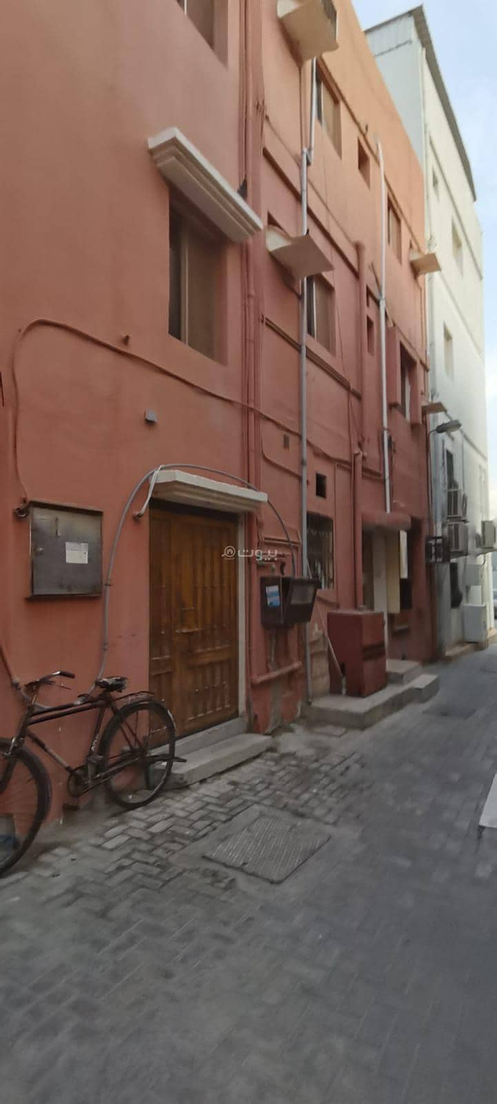 مبنى تجاري للبيع في المحوز، محافظ العاصمة مبنى تجاري للبيع في المحوز، محافظ العاصمة