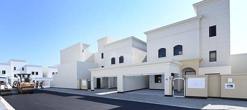 فيلا من 4 غرف نوم للإيجار في المحرق