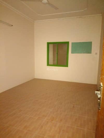 3 Bedroom Flat for Rent in Isa Town, Southern Governorate - 3 Bedrooms Apartment For Rent in Isa Town, Southern Governorate