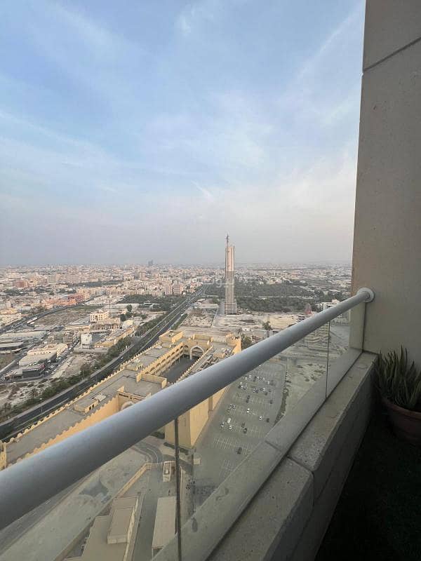 شقة مفروشة بشكل جميل مكونة من 3 غرف نوم في الطابق العلوي مع إطلالة مذهلة للإيجار في أبراج لولو. شقة مفروشة بشكل جميل مكونة من 3 غرف نوم في الطابق العلوي مع إطلالة مذهلة للإيجار في أبراج لولو.