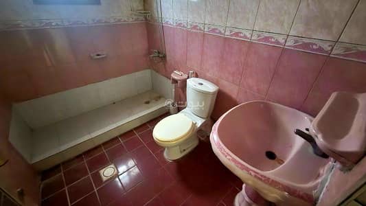 فلیٹ 3 غرف نوم للايجار في عراد، محافظة المحرق - 3 غرف نوم شقة للإيجار أرض, منطقة المحرق