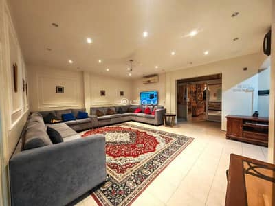 6 Bedroom Villa for Sale in Muharraq, Muharraq Governorate - 6 Bedrooms Villa For Sale in Muharraq