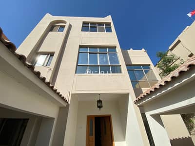10+ Beds Flat for Sale in Zinj, Capital Governorate - 12 Bedrooms Apartment For Sale in Zinj, Capital Governorate