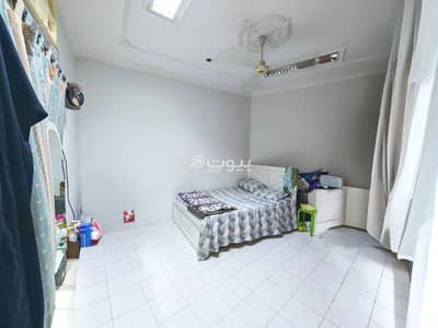 3 Bedroom Flat for Sale in Muharraq, Muharraq Governorate - 3 Bedrooms Apartment For Sale in Muharraq