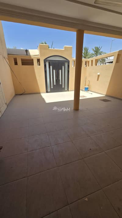 6 Bedroom Villa for Sale in Isa Town, Southern Governorate - 6 Bedrooms Villa For Sale in Isa Town, Southern Governorate