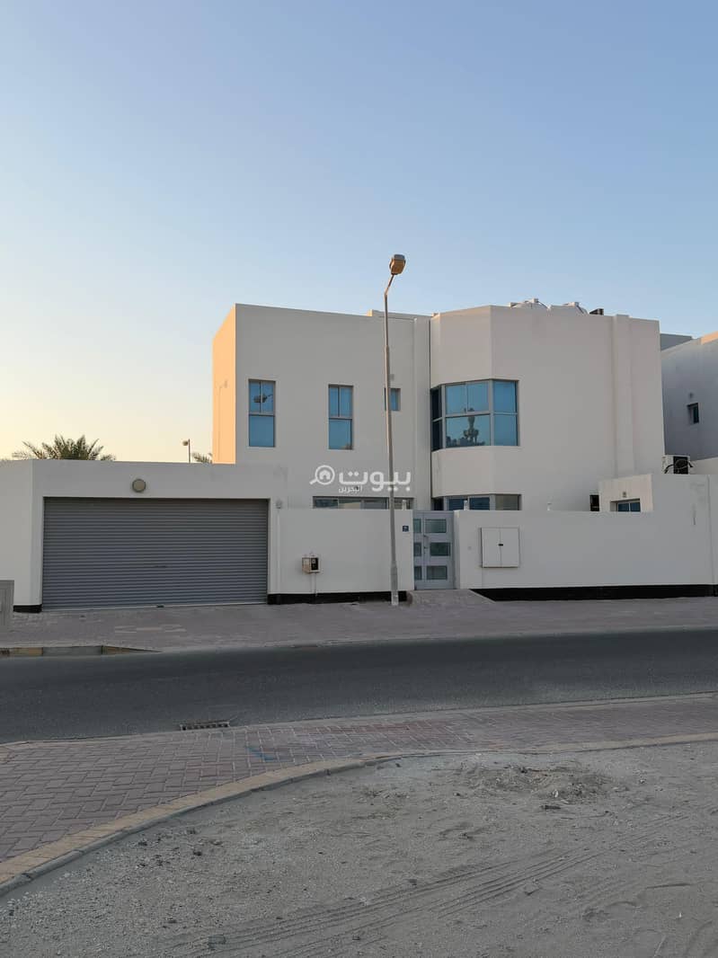 فيلا مكونة من 4 غرف نوم للإيجار في الرفاع فيلا مكونة من 4 غرف نوم للإيجار في الرفاع